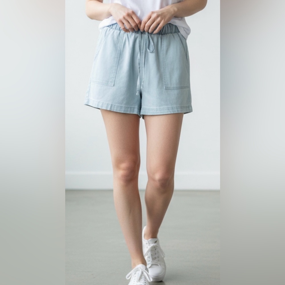 GREEN GODDESS- HIGH WAIST LIGHT BLUE JEAN SHORTS 🩳